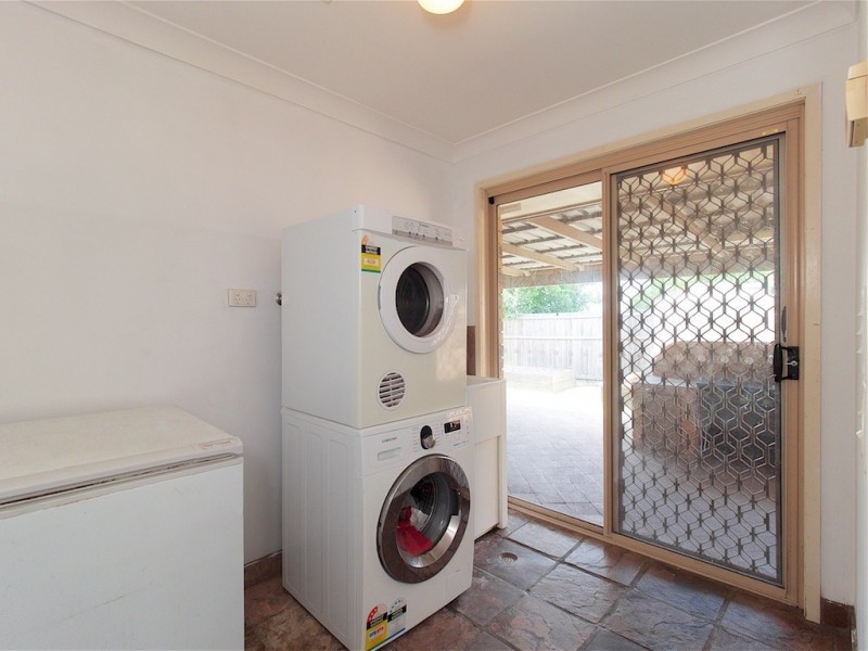 7 Parkroyal Crescent, Regents Park QLD 4118