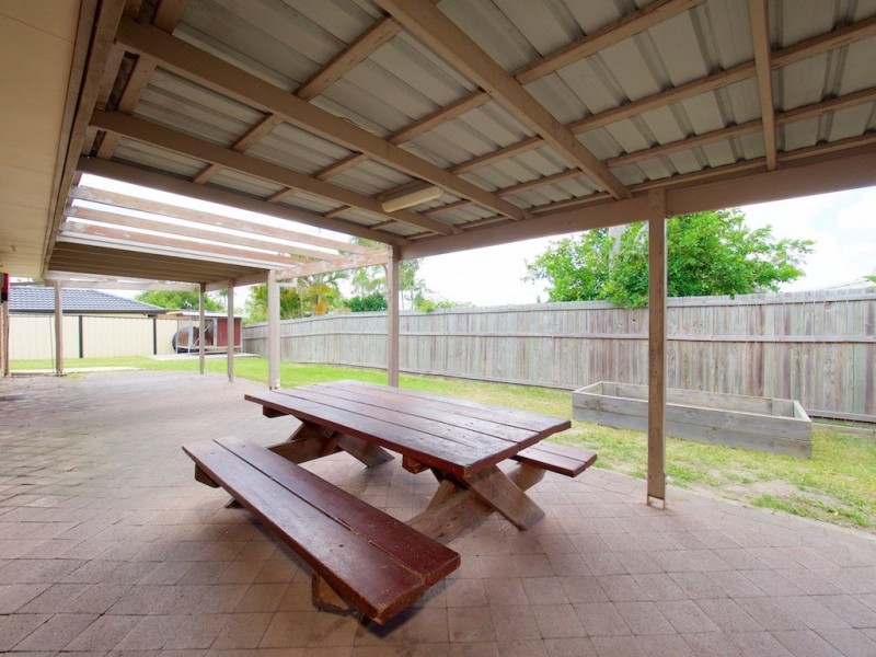 7 Parkroyal Crescent, Regents Park QLD 4118