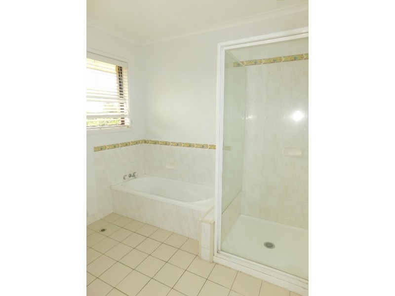 37 Lenore Crescent, Springwood QLD 4127