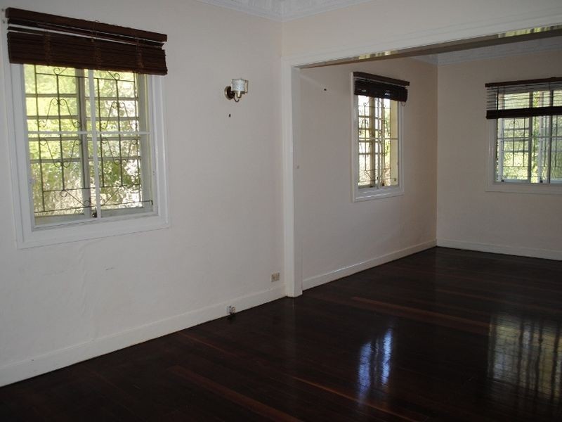 15 Coonara Street, Holland Park QLD 4121