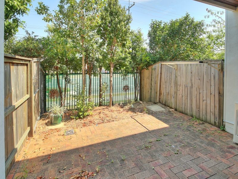 18/1 Anthony Street, Kingston QLD 4114