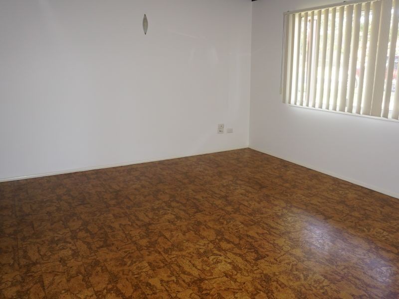 8 Whitcomb Street, Hillcrest QLD 4118