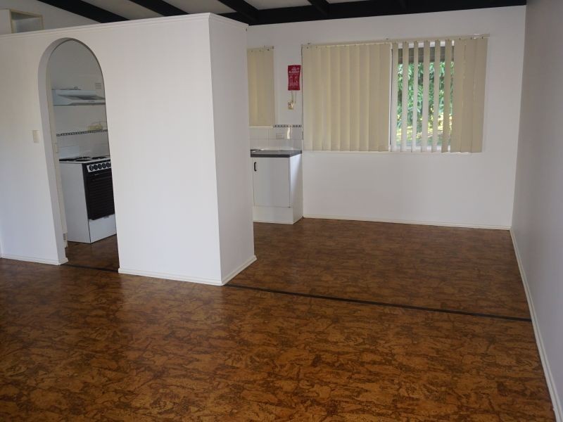 8 Whitcomb Street, Hillcrest QLD 4118