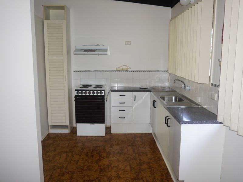 8 Whitcomb Street, Hillcrest QLD 4118