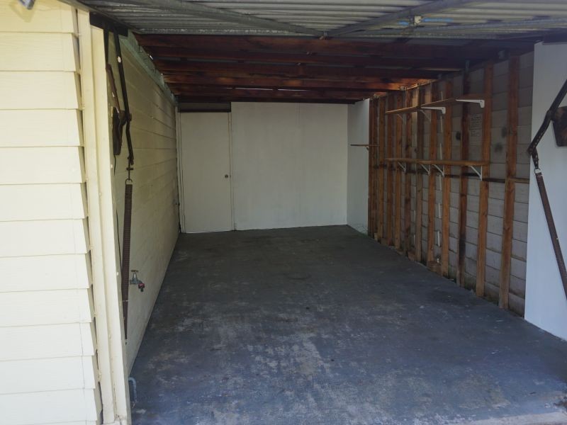 8 Whitcomb Street, Hillcrest QLD 4118