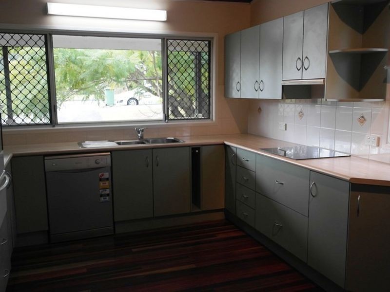 153 Springwood Road, Springwood QLD 4127