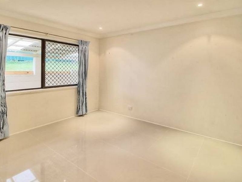9 Juanita Grove, Springwood QLD 4127
