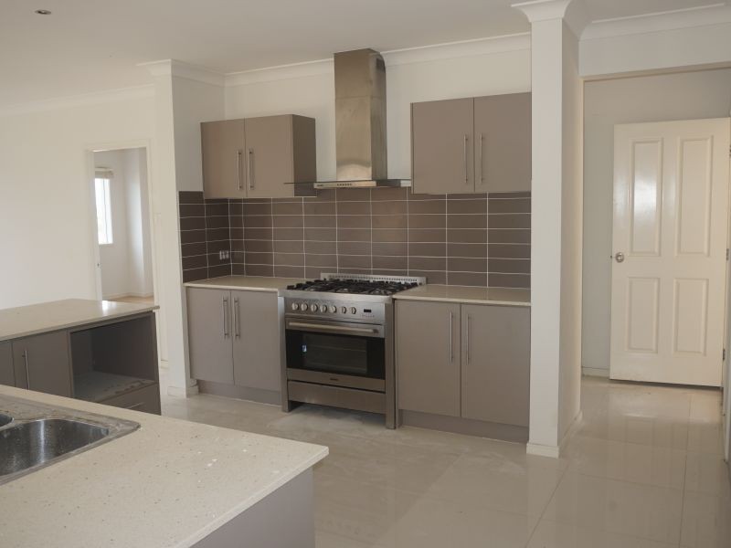 70 John Markwell Parade, Daisy Hill QLD 4127