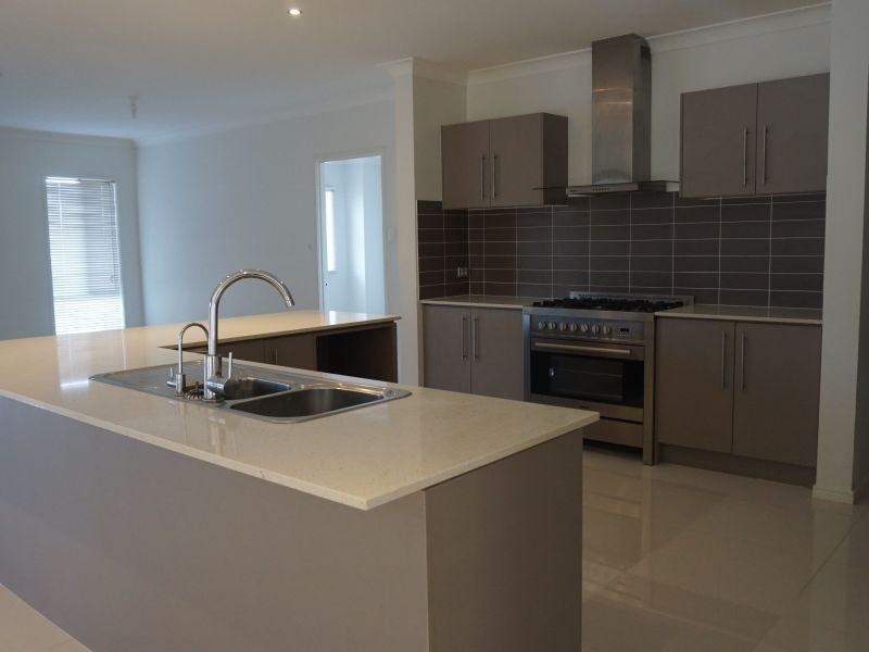 70 John Markwell Parade, Daisy Hill QLD 4127
