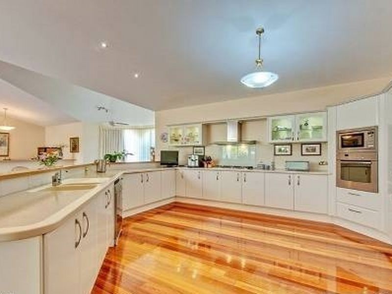 108 Dennis Road, Springwood QLD 4127