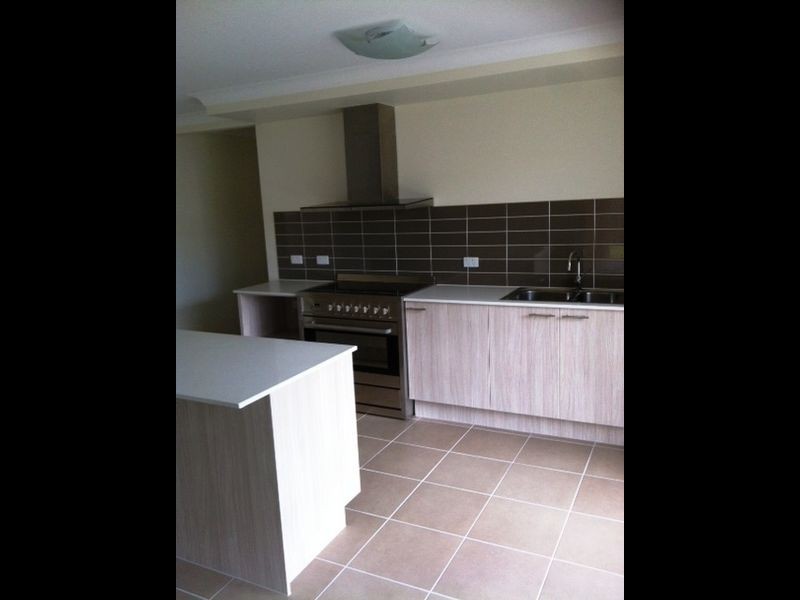 13 Chrysanthus, Crestmead QLD 4132