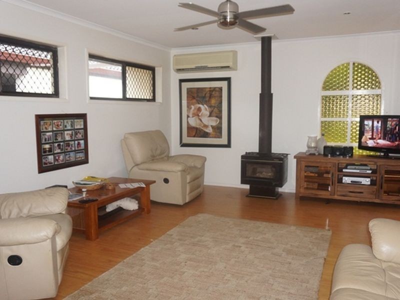 17 Rosewood Street, Daisy Hill QLD 4127