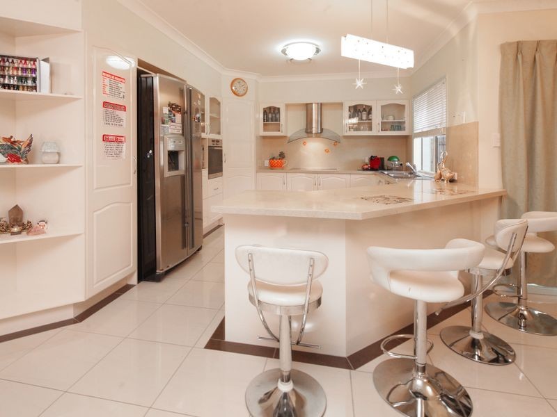 7 Ironbark Place, Heathwood QLD 4110