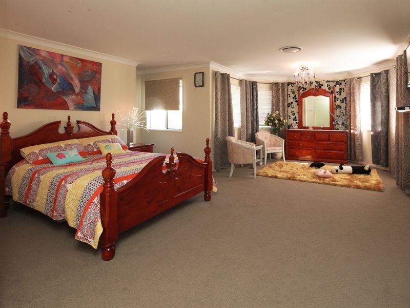 7 Ironbark Place, Heathwood QLD 4110