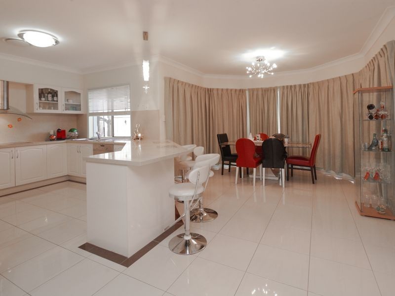 7 Ironbark Place, Heathwood QLD 4110