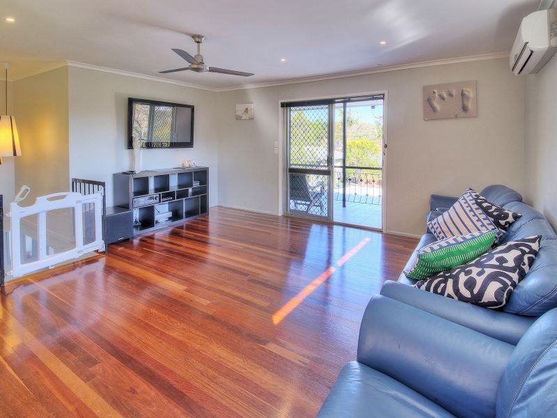 18 Raquel Ave, Springwood QLD 4127