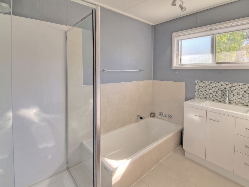 18 Raquel Ave, Springwood QLD 4127