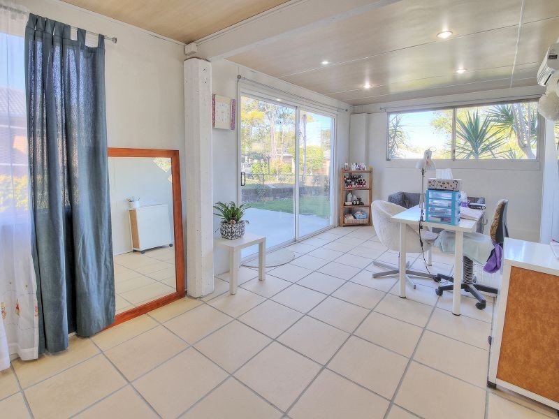 18 Raquel Ave, Springwood QLD 4127