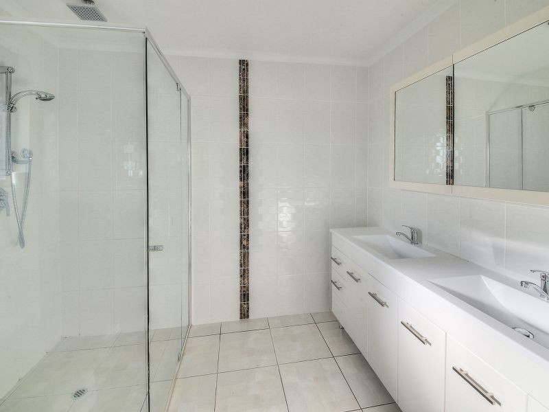 49 Caloola Drive, Springwood QLD 4127