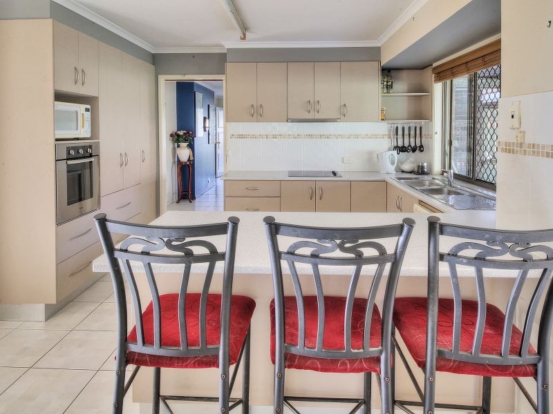 49 Caloola Drive, Springwood QLD 4127