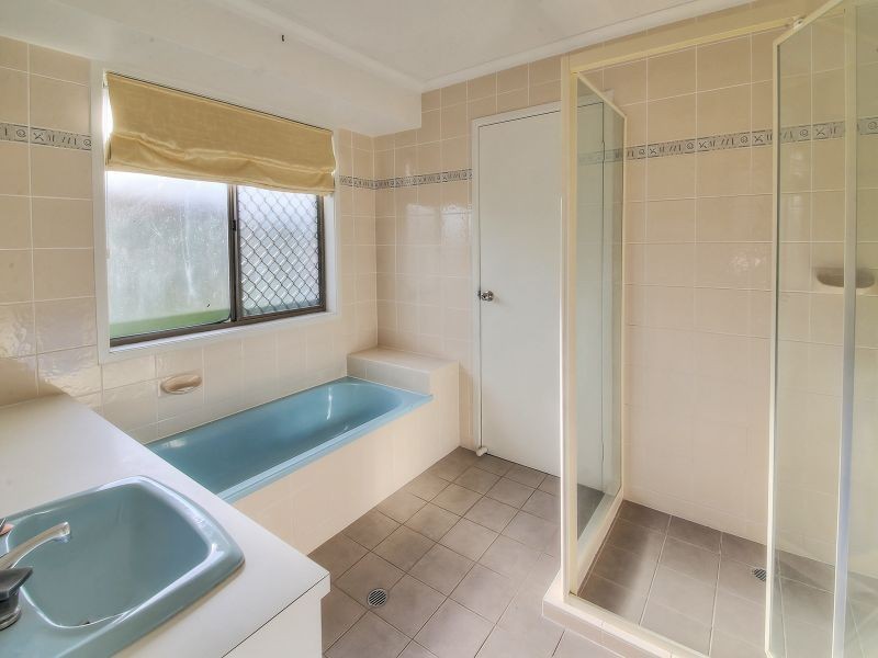 49 Caloola Drive, Springwood QLD 4127