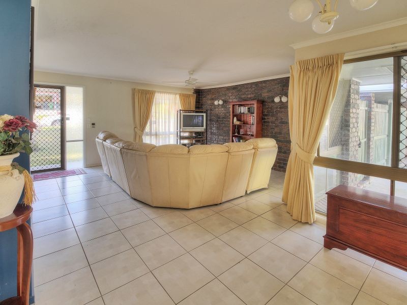 49 Caloola Drive, Springwood QLD 4127