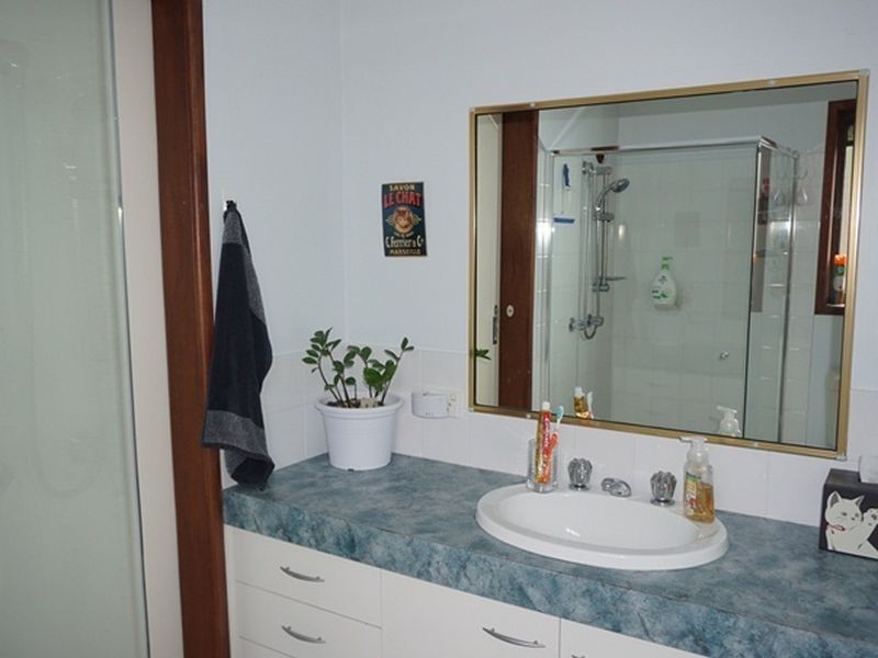 24 Rosewood Street, Daisy Hill QLD 4127