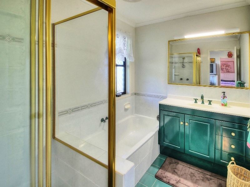 10 Mooloo Court, Shailer Park QLD 4128