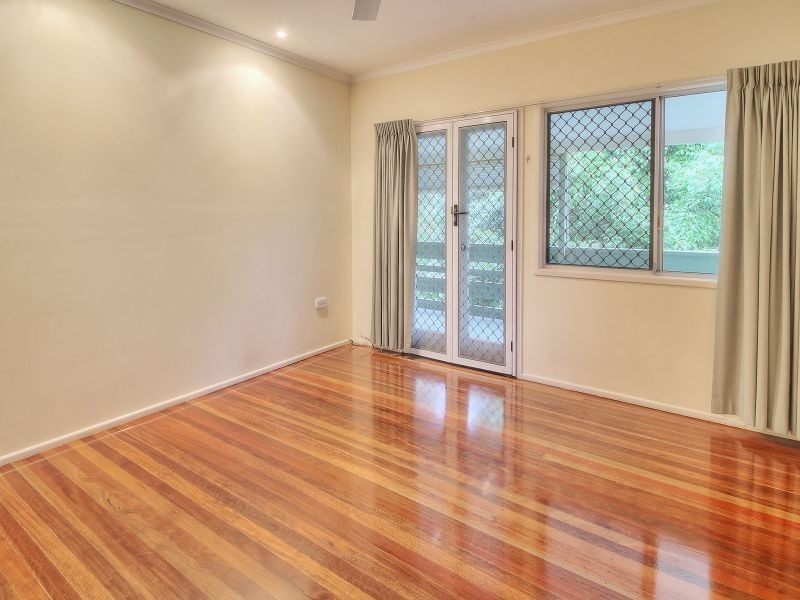 153 Springwood Road, Springwood QLD 4127