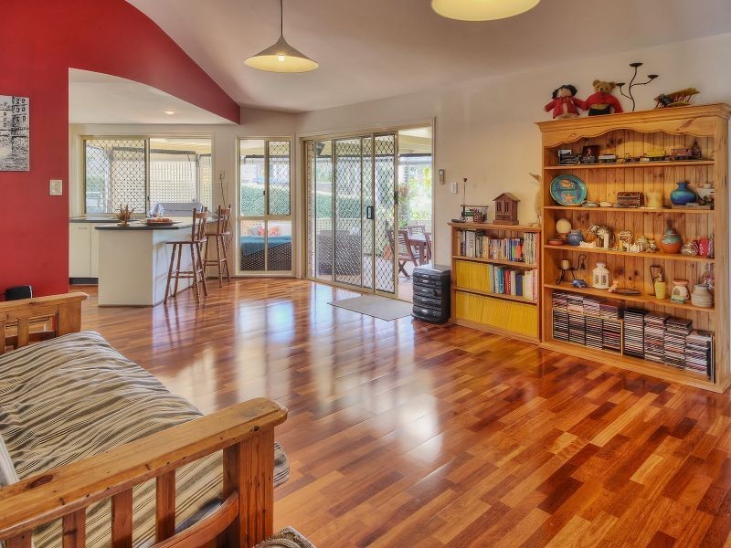 19 Paraburdoo Crescent, Shailer Park QLD 4128