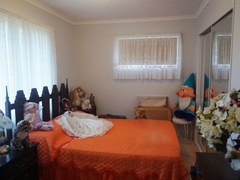 16 Kraatz Ave, Loganlea QLD 4131