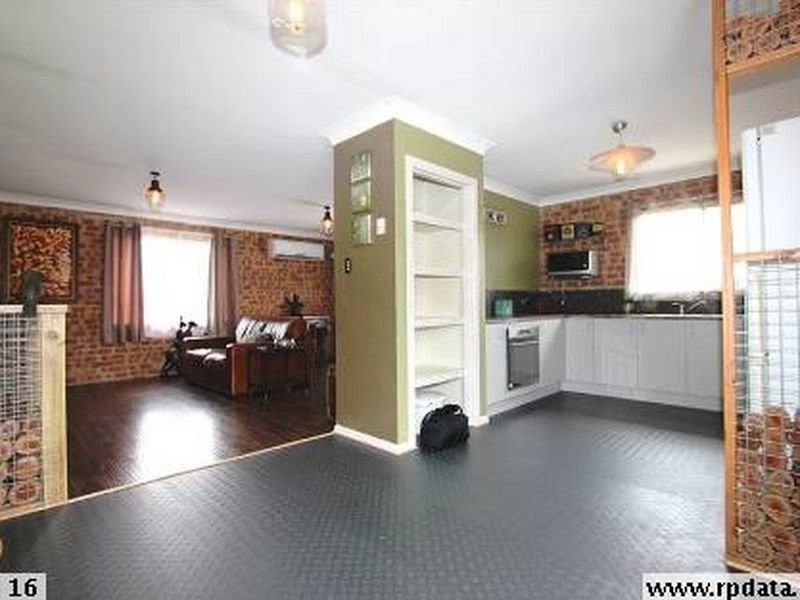 15 Kummara Rd, Edens Landing QLD 4207
