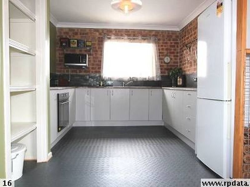 15 Kummara Rd, Edens Landing QLD 4207