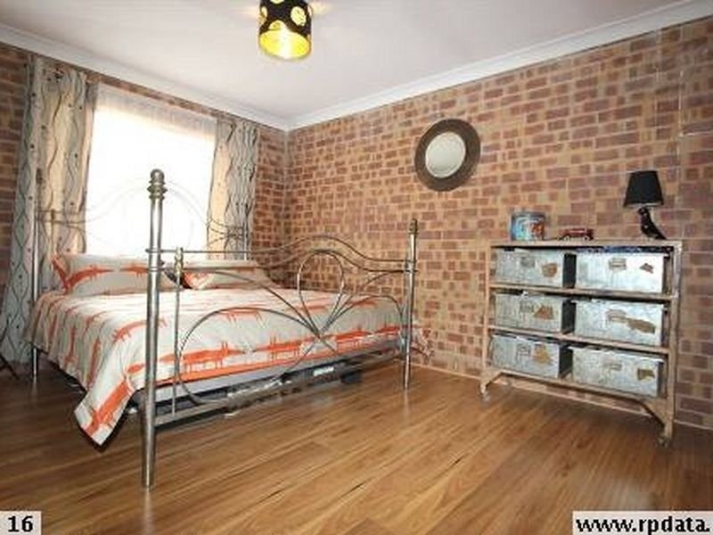 15 Kummara Rd, Edens Landing QLD 4207