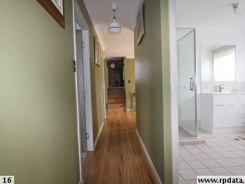 15 Kummara Rd, Edens Landing QLD 4207