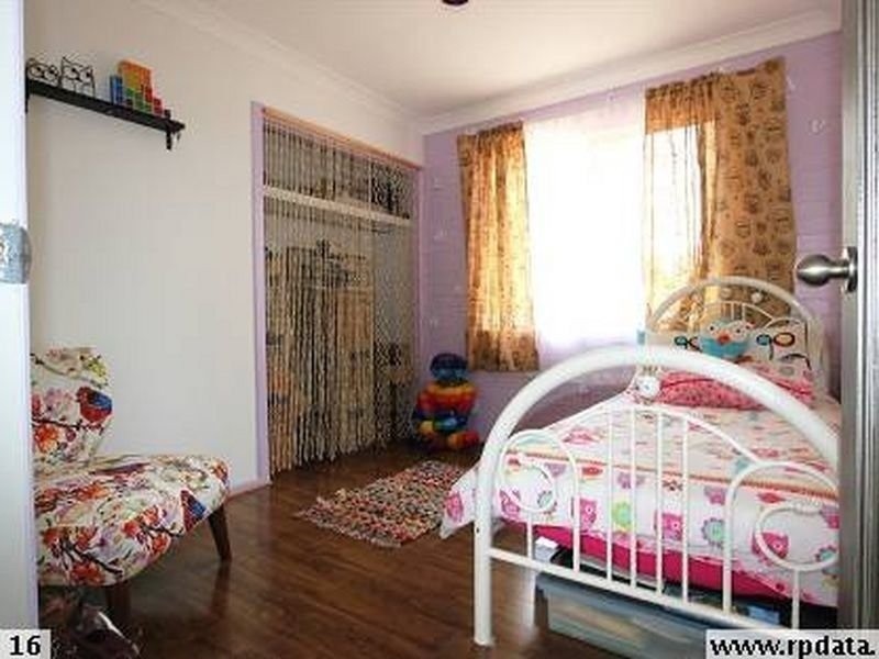 15 Kummara Rd, Edens Landing QLD 4207