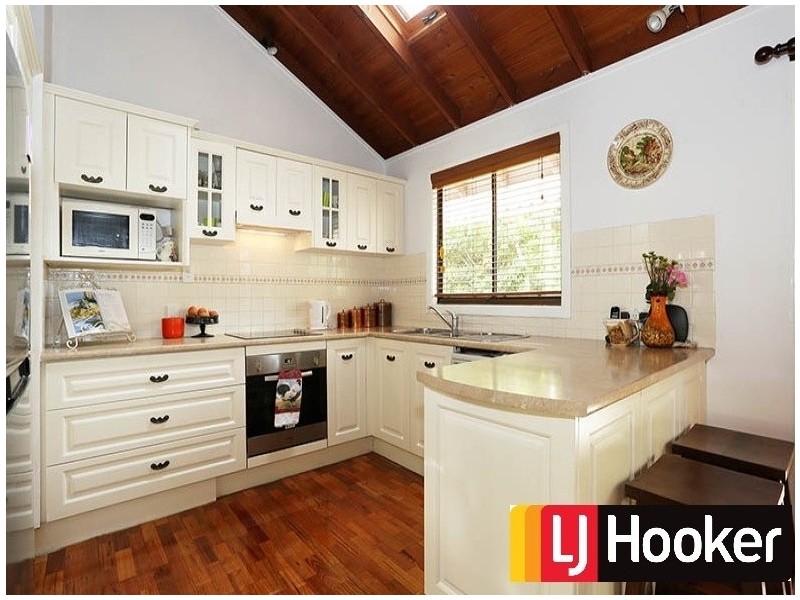 103 Blackberry Street, Mansfield QLD 4122