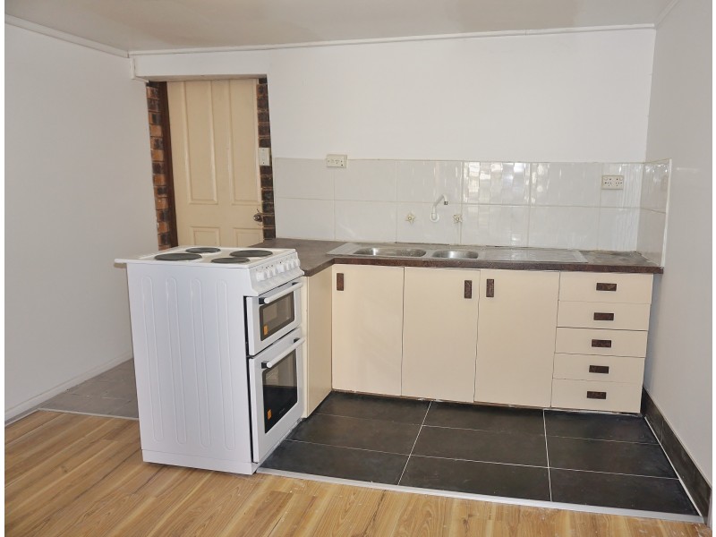 36 Redford Street, Kingston QLD 4114