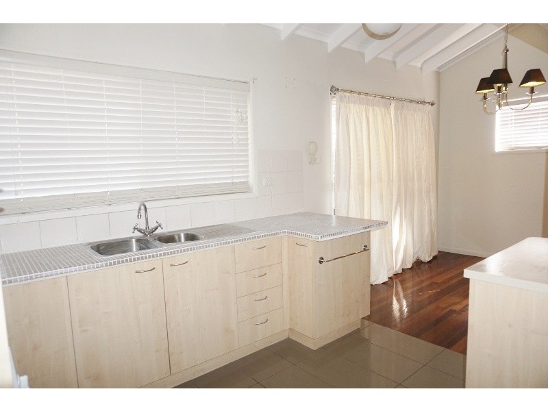 25 Barbaralla Drive, Springwood QLD 4127