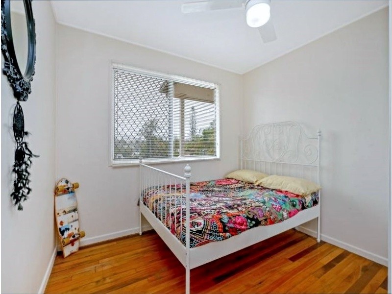 126 Jacaranda Avenue, Logan Central QLD 4114