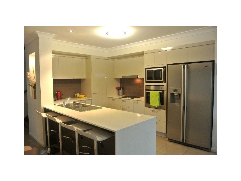 22 Long Island Drive, Windaroo QLD 4207
