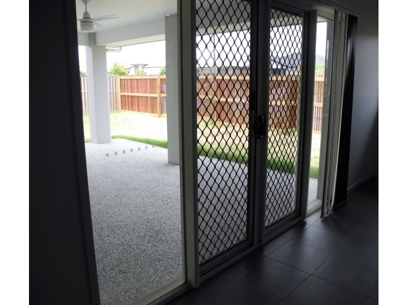 11 Undarra Street, Pimpama QLD 4209