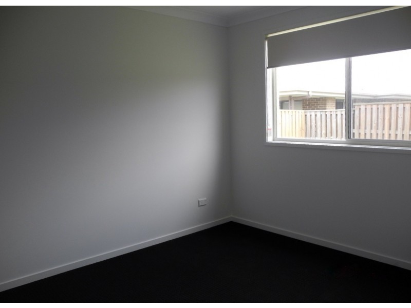11 Undarra Street, Pimpama QLD 4209