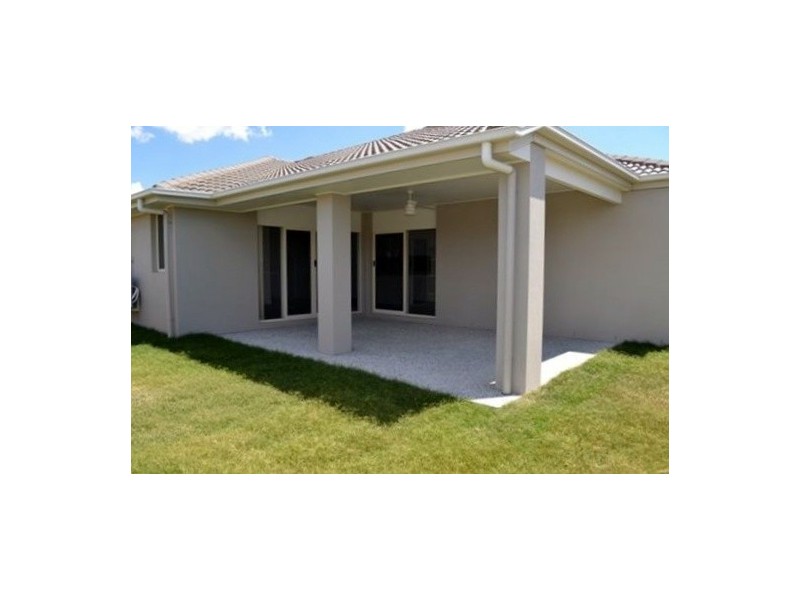11 Undarra Street, Pimpama QLD 4209