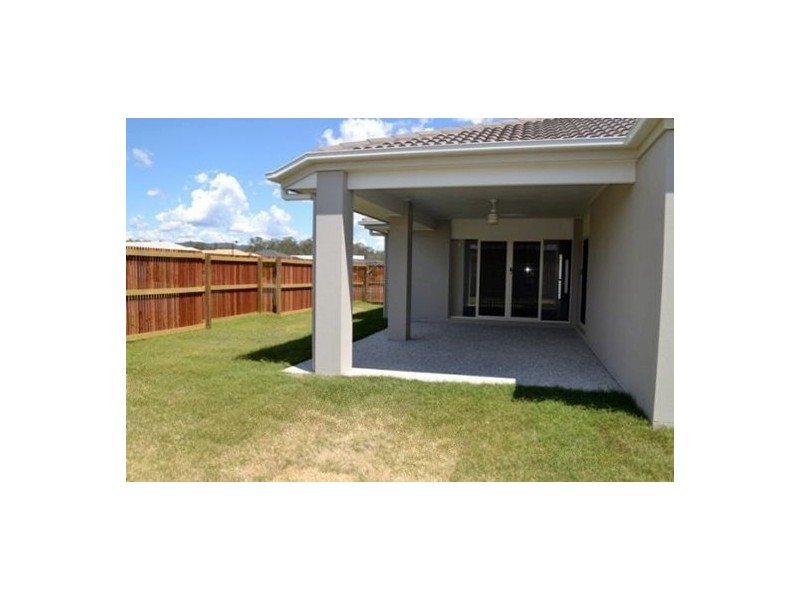 11 Undarra Street, Pimpama QLD 4209