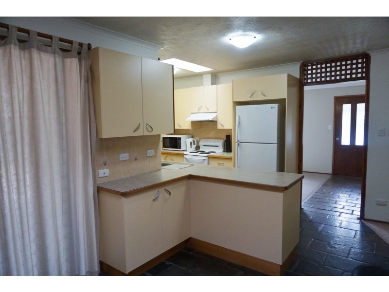 42 Thoms Crescent, Mount Warren Park QLD 4207