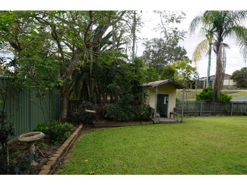 42 Thoms Crescent, Mount Warren Park QLD 4207