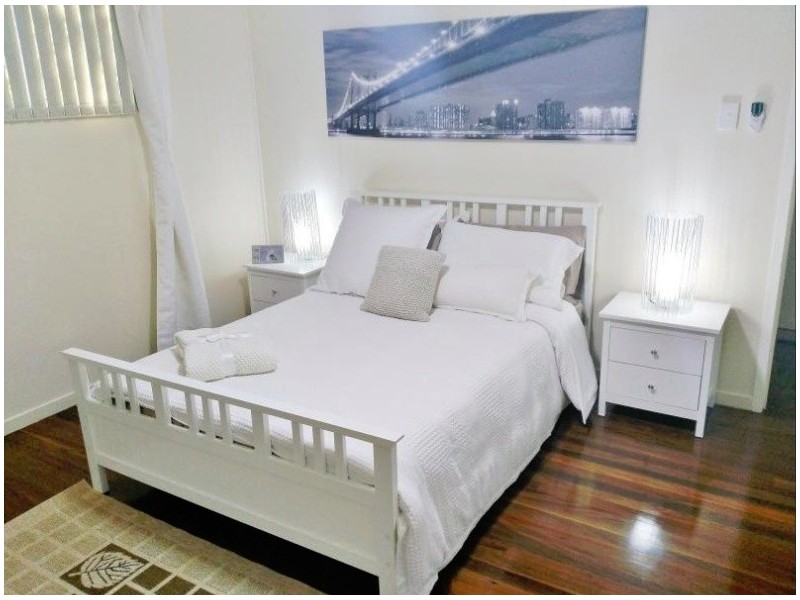 6 Perth Street, Kingston QLD 4114