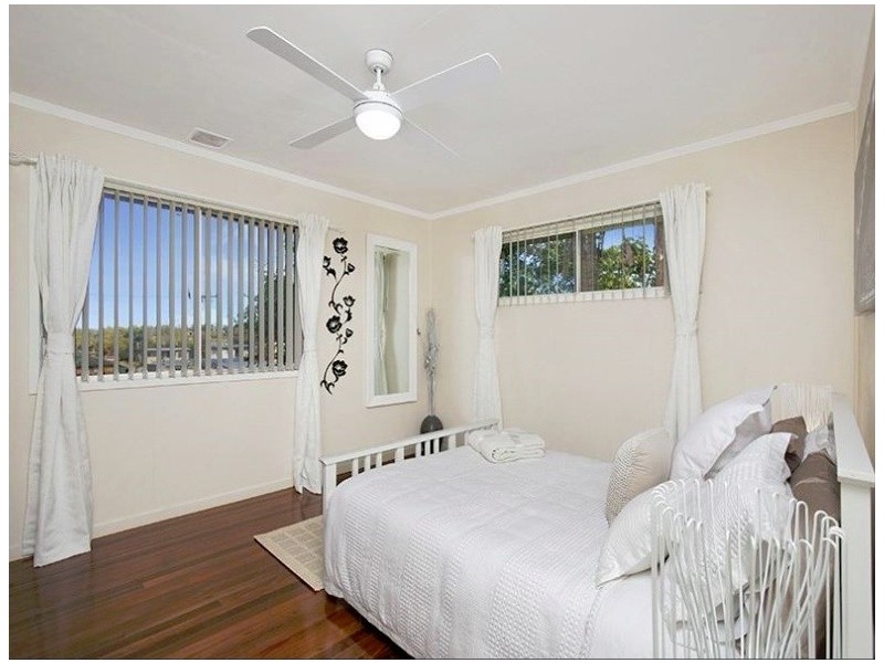 6 Perth Street, Kingston QLD 4114