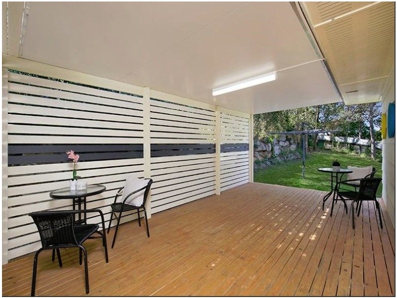 6 Perth Street, Kingston QLD 4114